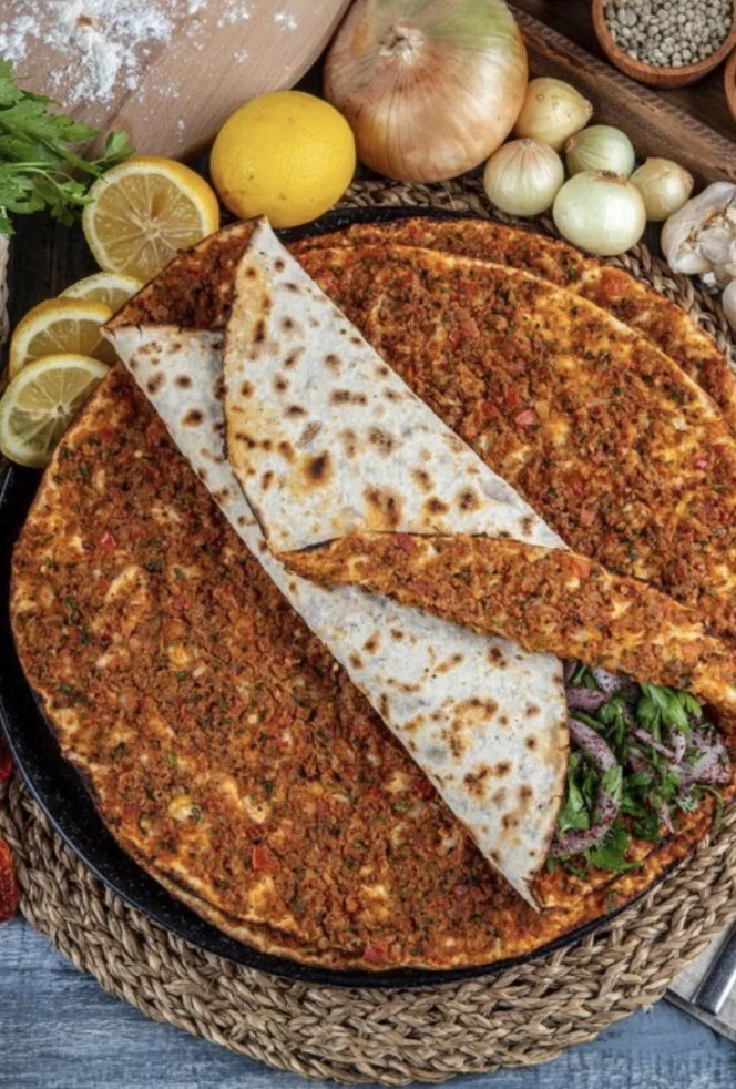 Интерьер/Экстерьер/Банкетная зона/Бар/Стол для двоих/Вход/Главный зал/Lounge зона кафе Первый турецкий фото