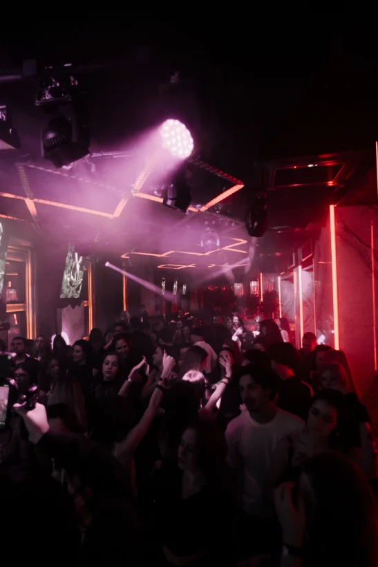 Интерьер/Экстерьер/Банкетная зона/Бар/Стол для двоих/Вход/Главный зал/Lounge зона клуб Project фото