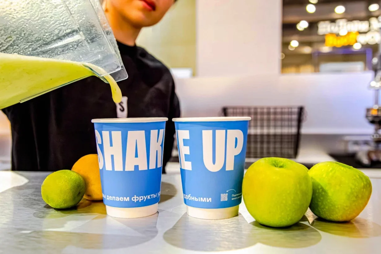 Интерьер/Экстерьер/Банкетная зона/Бар/Стол для двоих/Вход/Главный зал/Lounge зона корнер Shake Up фото