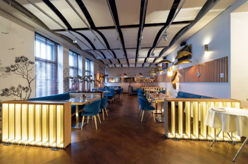 Зал с открытой кухней Особняк на Пятницкой ex. Drink and dinners