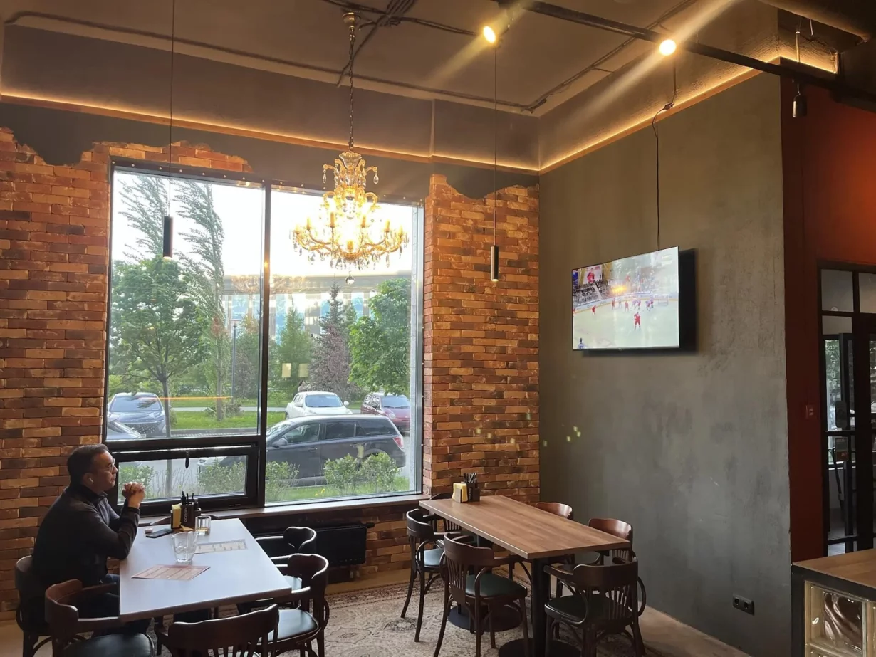 Интерьер/Экстерьер/Банкетная зона/Бар/Стол для двоих/Вход/Главный зал/Lounge зона гастробар Солод фото