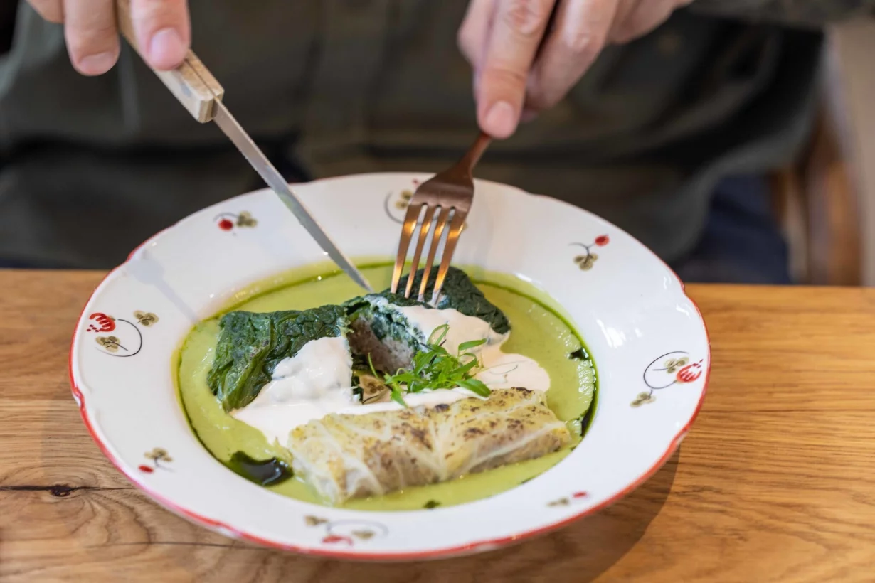 Интерьер/Экстерьер/Банкетная зона/Бар/Стол для двоих/Вход/Главный зал/Lounge зона ресторан Есения фото