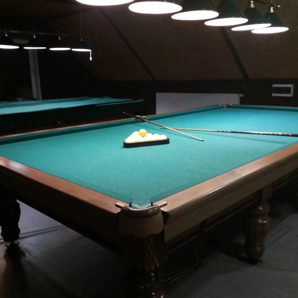 Интерьер/Экстерьер/Банкетная зона/Бар/Стол для двоих/Вход/Главный зал/Lounge зона кафе Поросячий рай фото