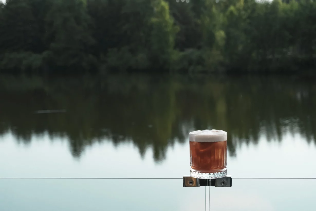 Интерьер/Экстерьер/Банкетная зона/Бар/Стол для двоих/Вход/Главный зал/Lounge зона ресторан Wood Wood Wood фото