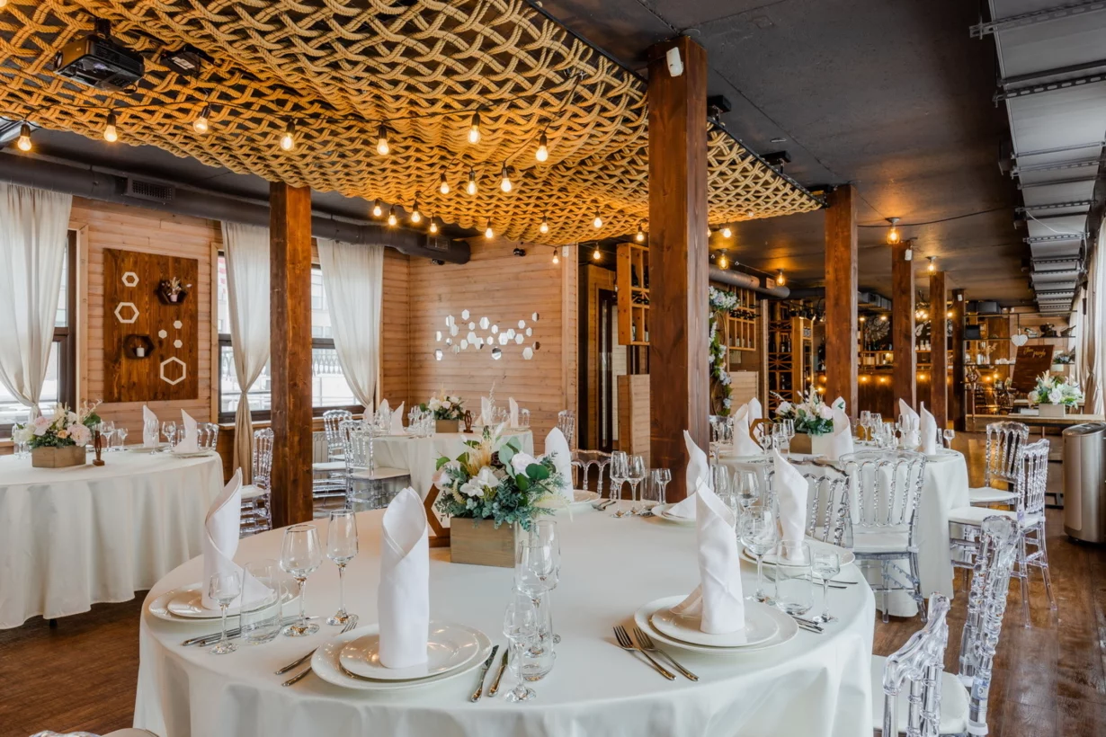 Интерьер/Экстерьер/Банкетная зона/Бар/Стол для двоих/Вход/Главный зал/Lounge зона банкетный зал Рэмсель фото