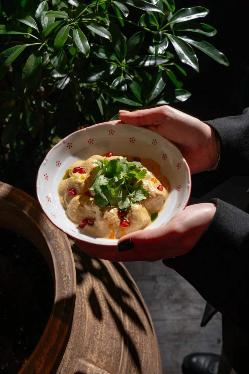 Интерьер/Экстерьер/Банкетная зона/Бар/Стол для двоих/Вход/Главный зал/Lounge зона ресторан Pádre Khinkali фото