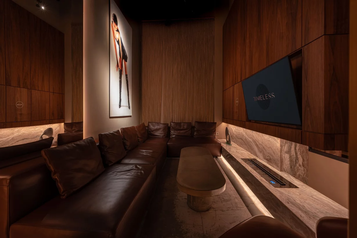 Интерьер/Экстерьер/Банкетная зона/Бар/Стол для двоих/Вход/Главный зал/Lounge зона лаунж Timeless Якиманка фото