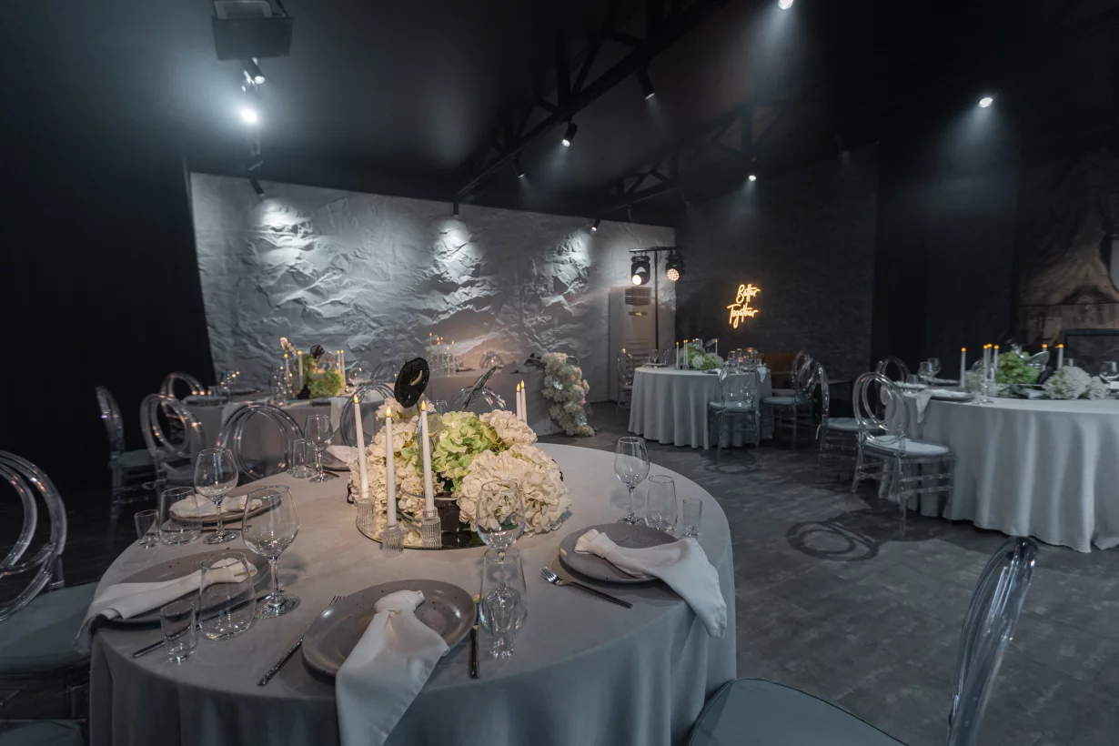 Интерьер/Экстерьер/Банкетная зона/Бар/Стол для двоих/Вход/Главный зал/Lounge зона лофт Sky Terrasse фото