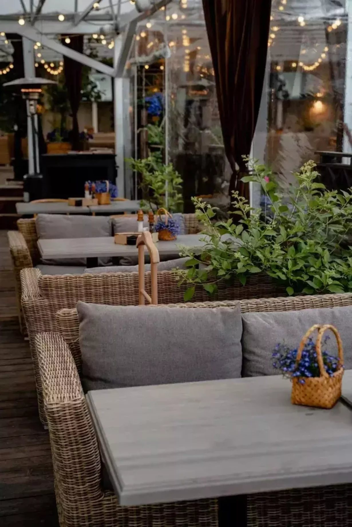 Интерьер/Экстерьер/Банкетная зона/Бар/Стол для двоих/Вход/Главный зал/Lounge зона ресторан Некрасов фото