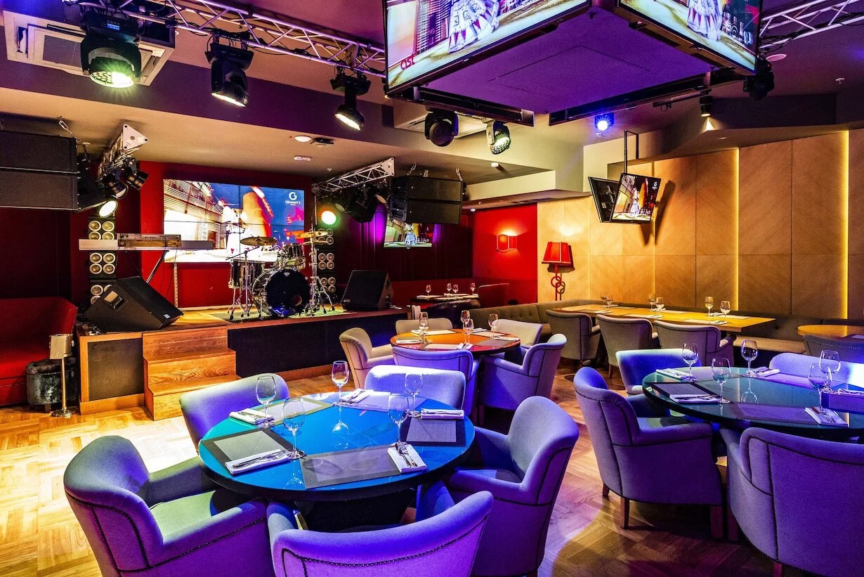 Основной зал Grammy's Караоке