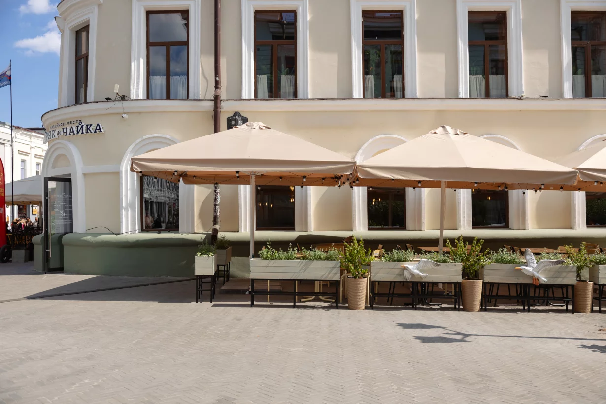 Интерьер/Экстерьер/Банкетная зона/Бар/Стол для двоих/Вход/Главный зал/Lounge зона бар Моряк и чайка фото