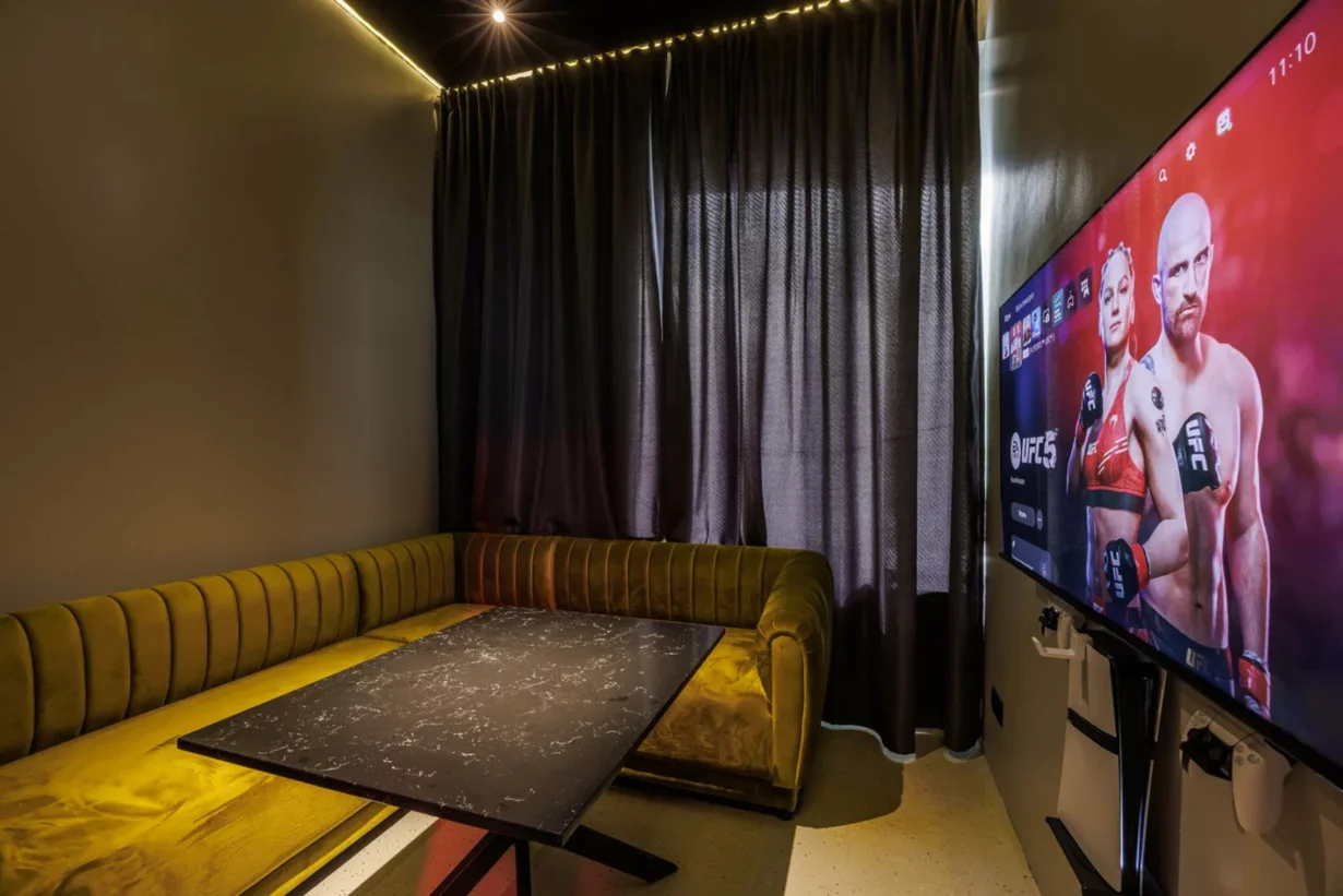 Интерьер/Экстерьер/Банкетная зона/Бар/Стол для двоих/Вход/Главный зал/Lounge зона кальянная Мята Platinum фото