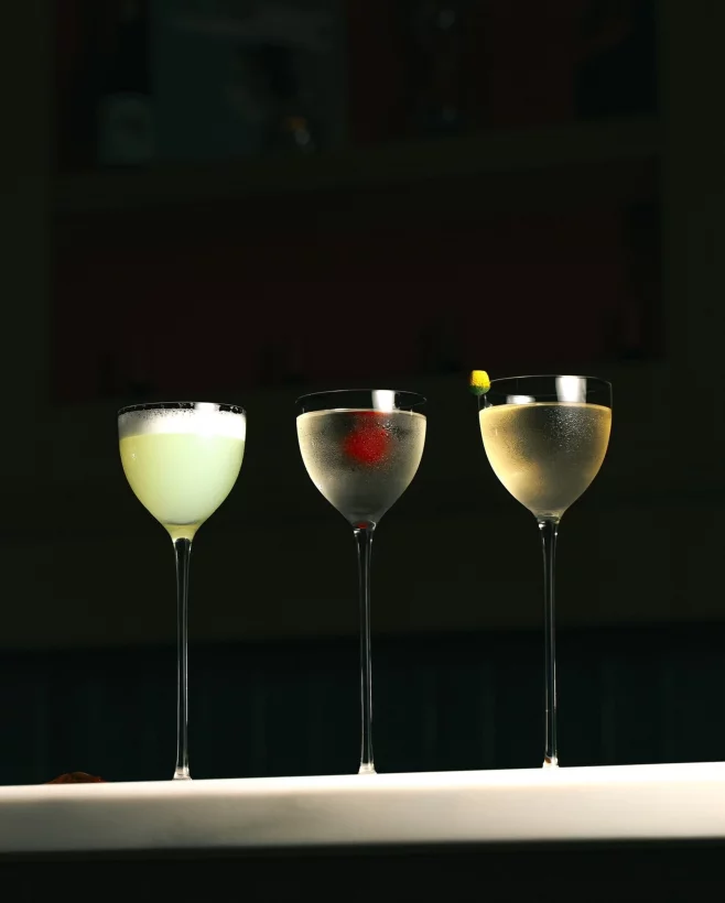 Интерьер/Экстерьер/Банкетная зона/Бар/Стол для двоих/Вход/Главный зал/Lounge зона бар Апартаменты фото