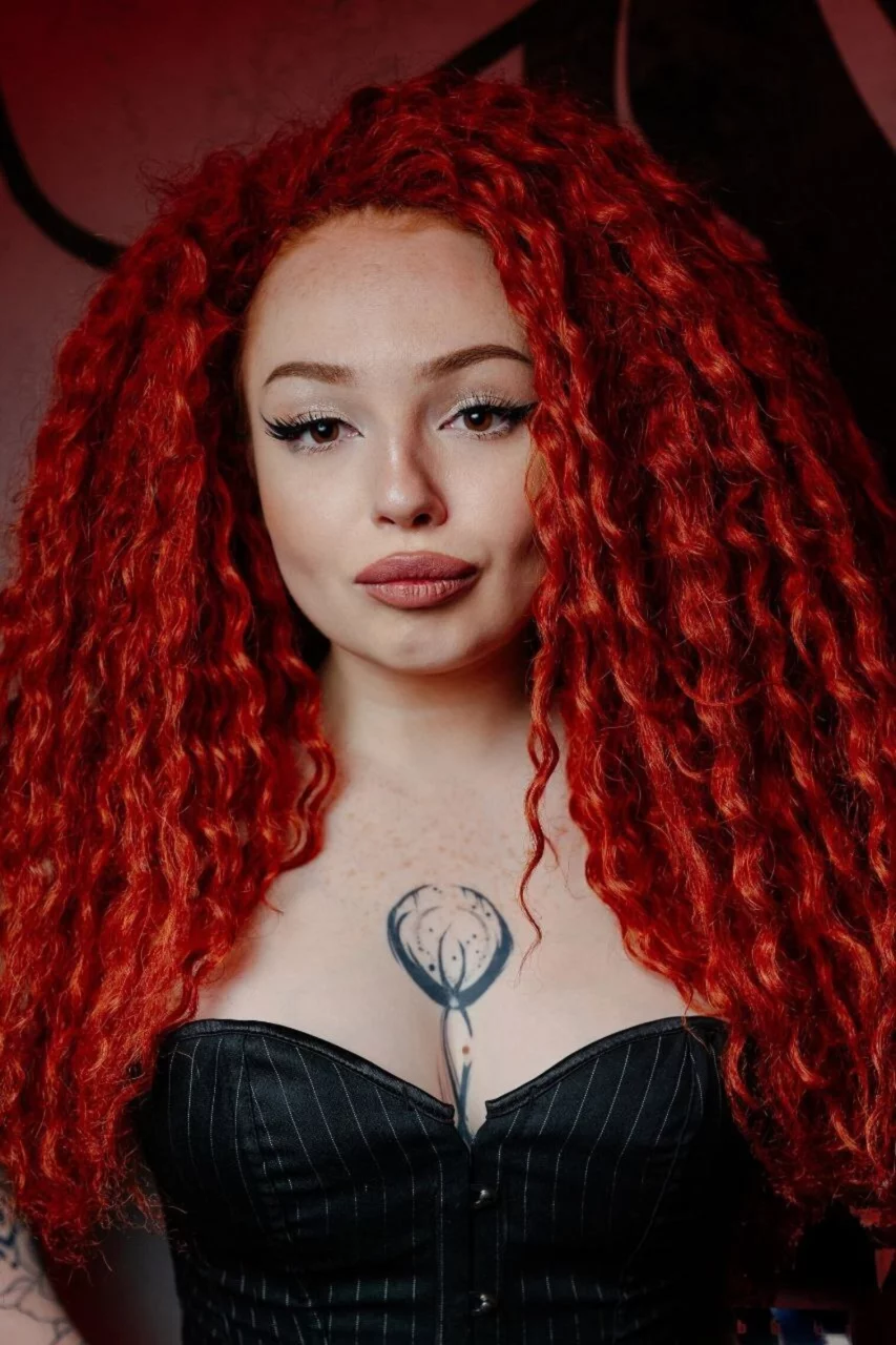 Интерьер/Экстерьер/Банкетная зона/Бар/Стол для двоих/Вход/Главный зал/Lounge зона бар Гадкий койот фото