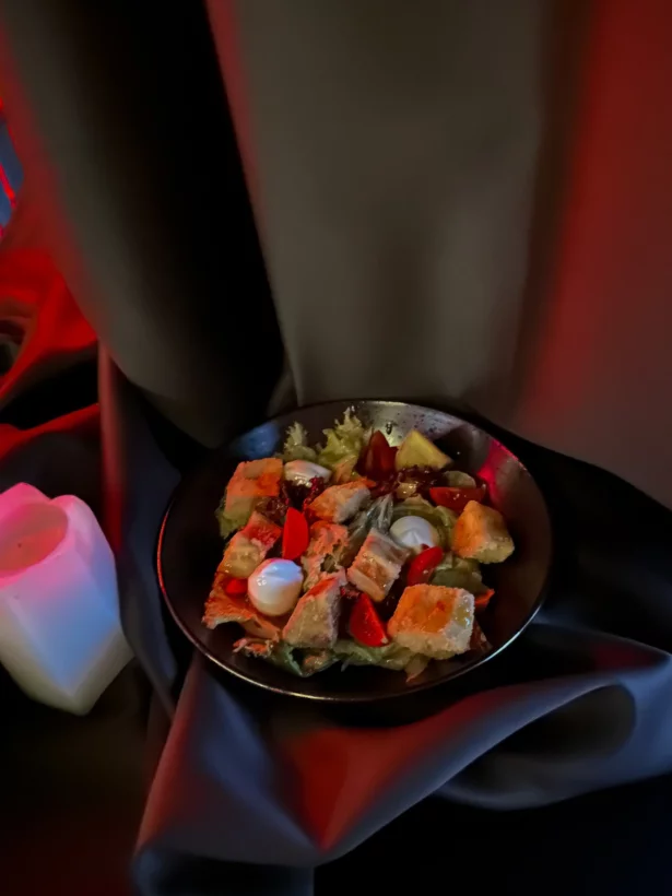 Интерьер/Экстерьер/Банкетная зона/Бар/Стол для двоих/Вход/Главный зал/Lounge зона лаунж Sin Lounge фото