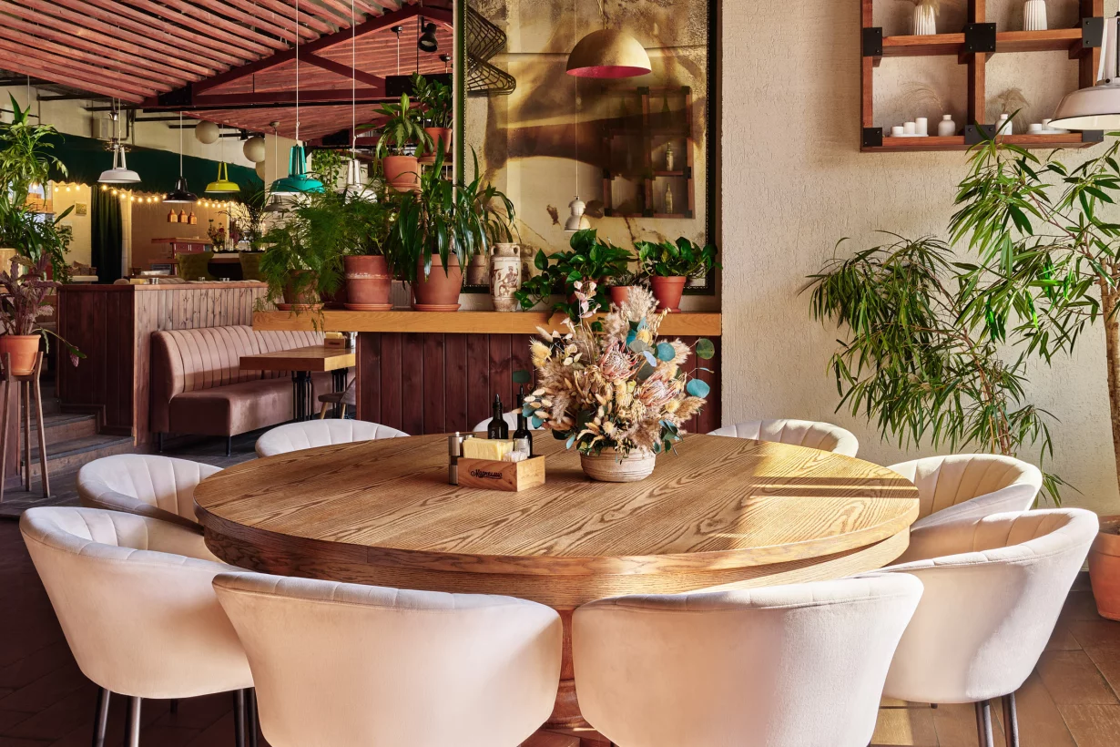 Интерьер/Экстерьер/Банкетная зона/Бар/Стол для двоих/Вход/Главный зал/Lounge зона ресторан Марчеллис фото