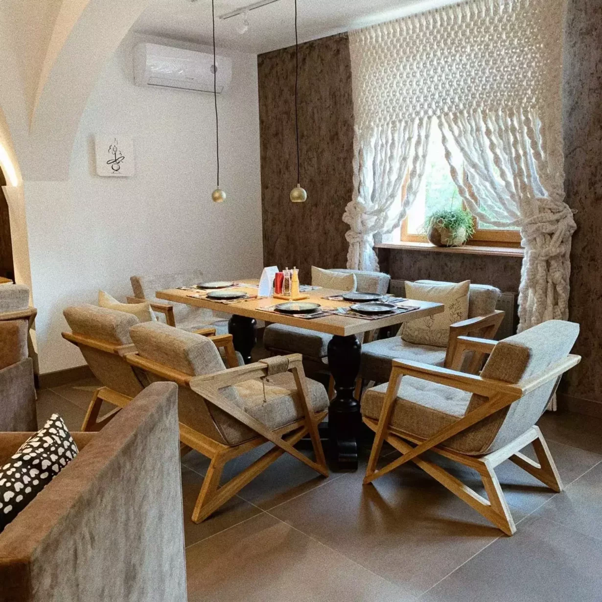 Интерьер/Экстерьер/Банкетная зона/Бар/Стол для двоих/Вход/Главный зал/Lounge зона ресторан Градус Баллинга фото