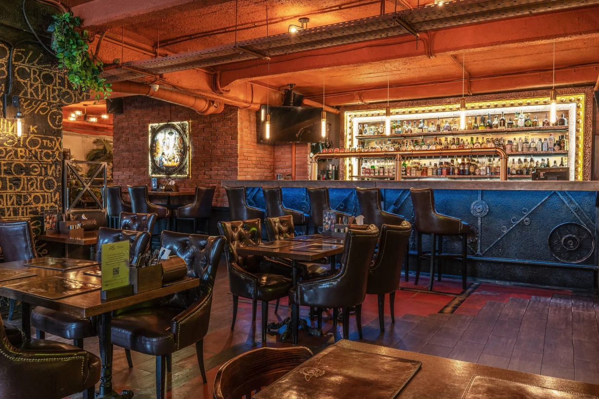 Интерьер/Экстерьер/Банкетная зона/Бар/Стол для двоих/Вход/Главный зал/Lounge зона бар Друзья фото