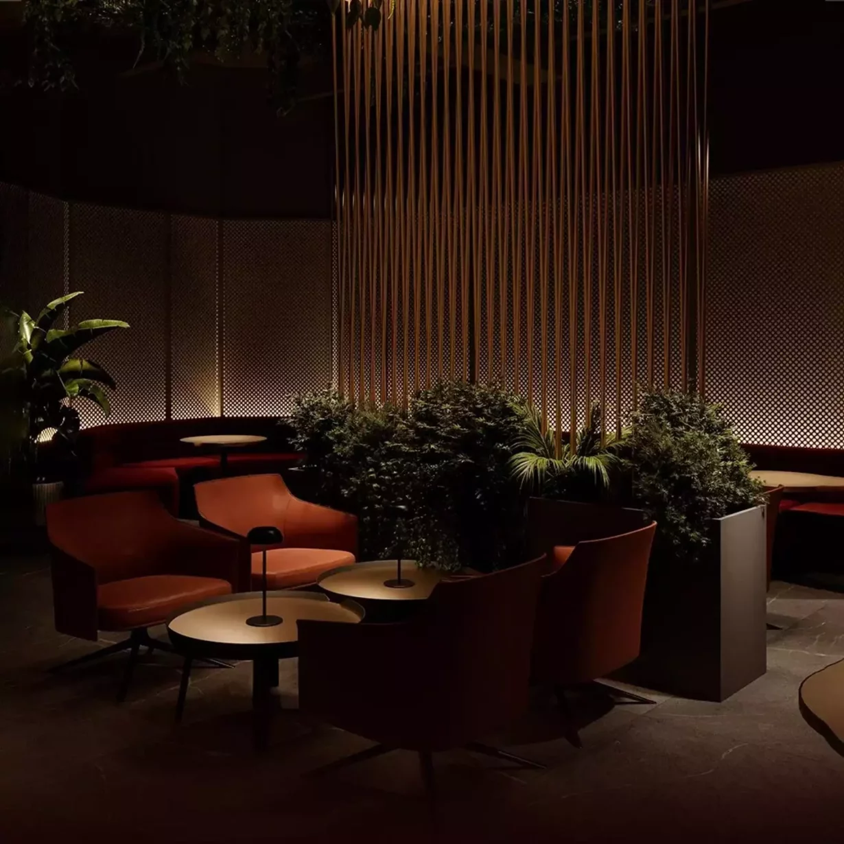 Интерьер/Экстерьер/Банкетная зона/Бар/Стол для двоих/Вход/Главный зал/Lounge зона ресторан Бериот фото