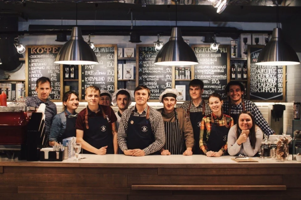 Интерьер/Экстерьер/Банкетная зона/Бар/Стол для двоих/Вход/Главный зал/Lounge зона кофейня Академия кофе фото