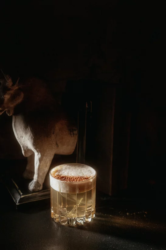 Интерьер/Экстерьер/Банкетная зона/Бар/Стол для двоих/Вход/Главный зал/Lounge зона бар Mendeleev Bar & Music фото