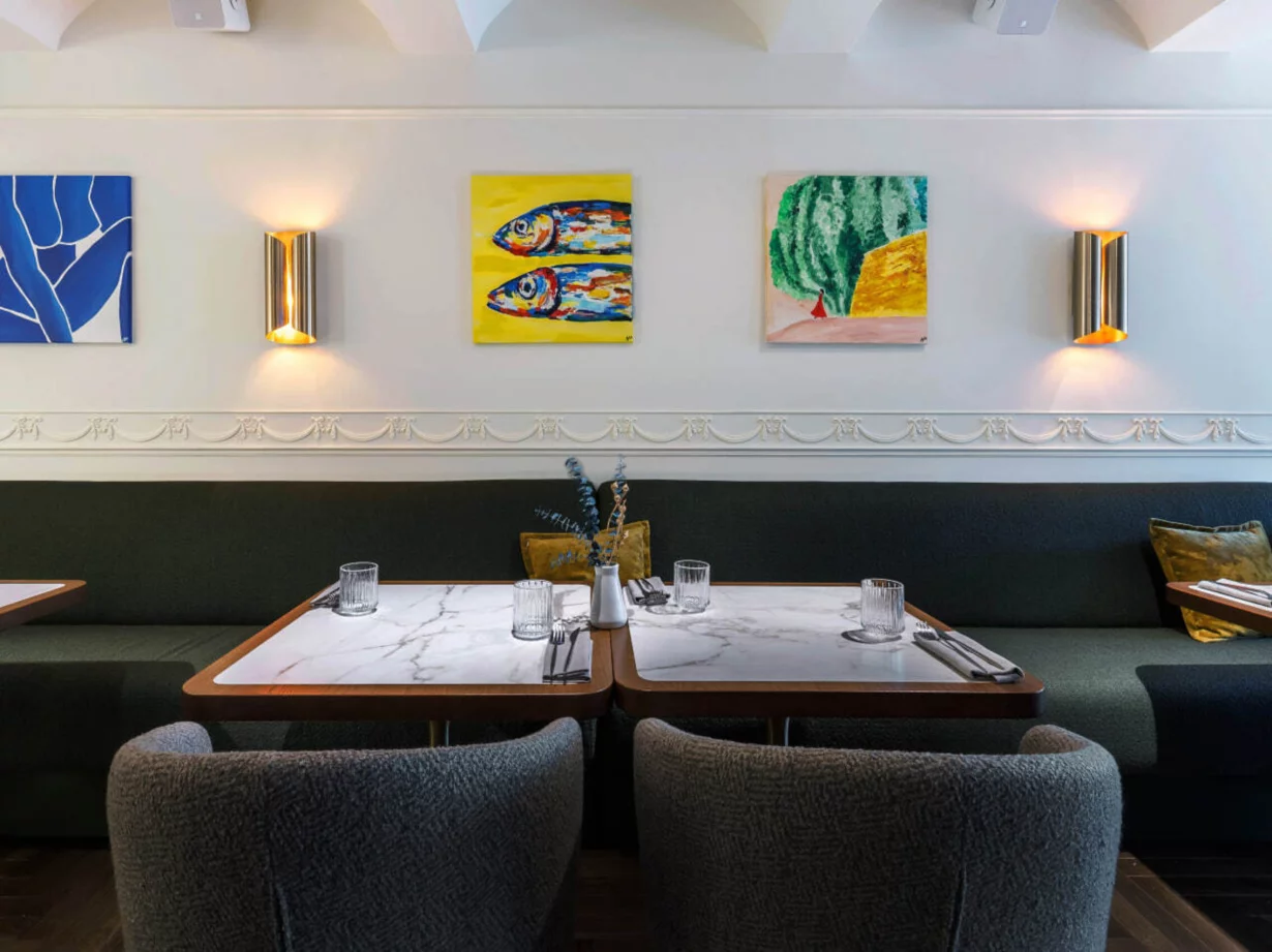 Интерьер/Экстерьер/Банкетная зона/Бар/Стол для двоих/Вход/Главный зал/Lounge зона ресторан Kale Bistro&Bar фото