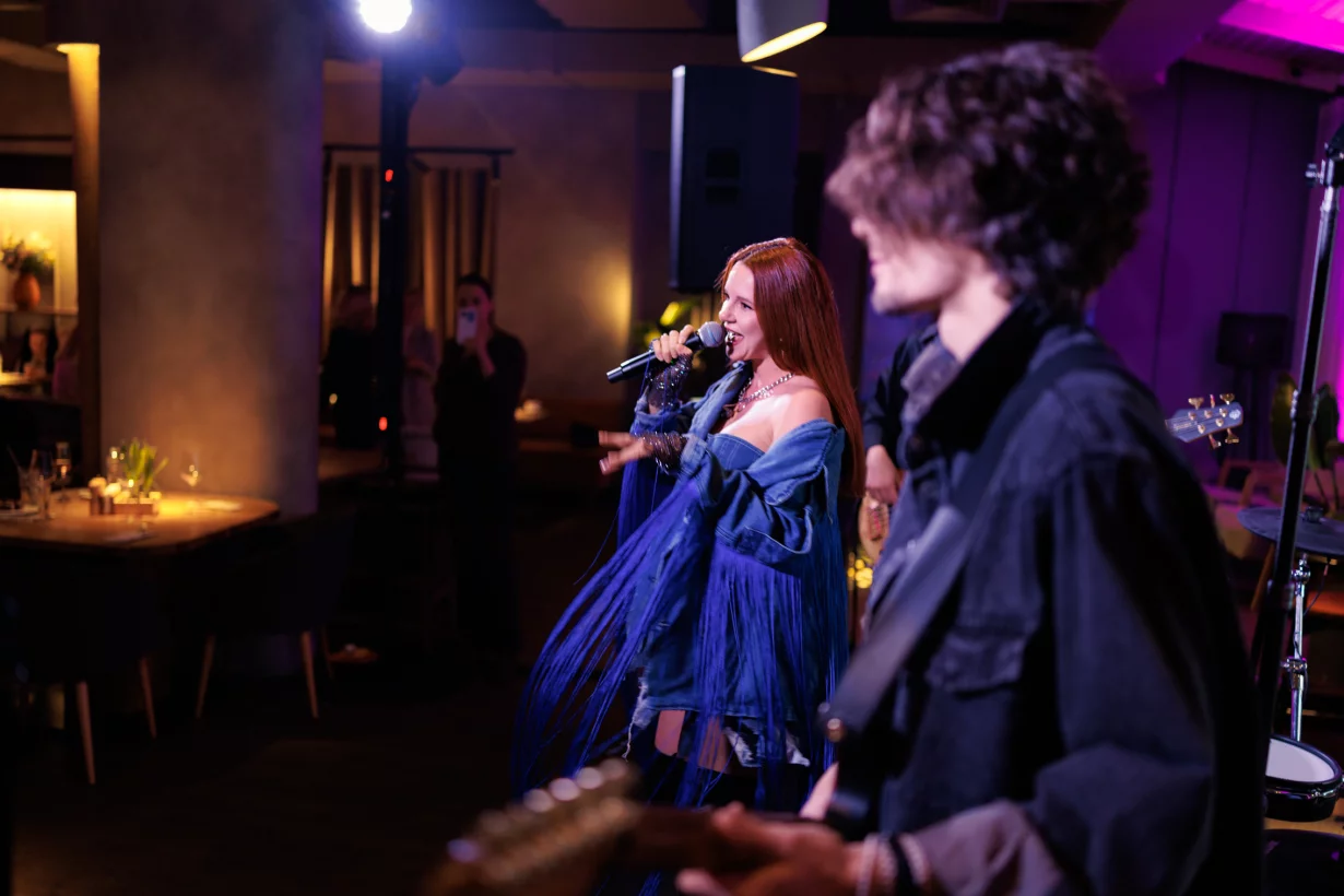 Интерьер/Экстерьер/Банкетная зона/Бар/Стол для двоих/Вход/Главный зал/Lounge зона ресторан Берег фото