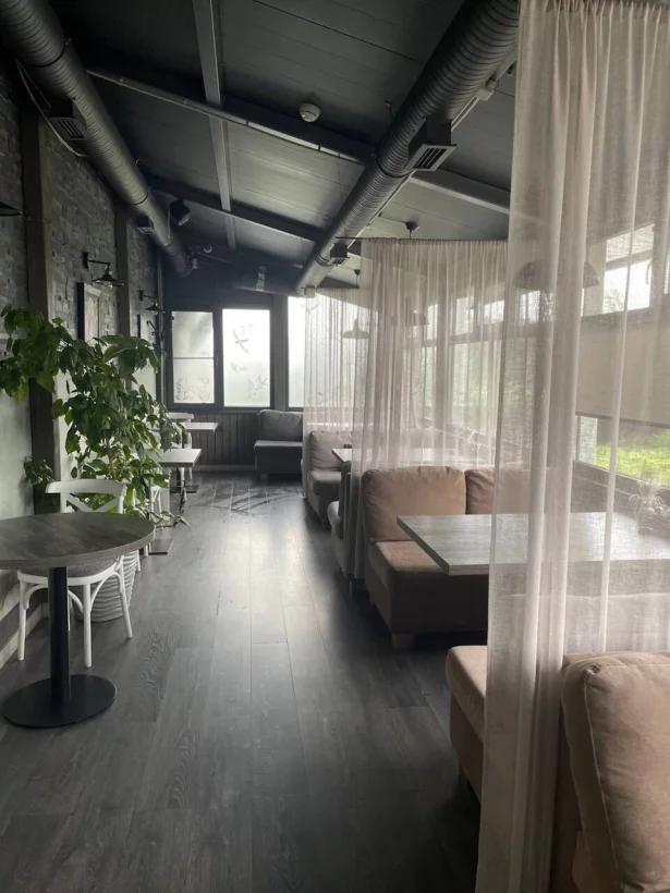 Интерьер/Экстерьер/Банкетная зона/Бар/Стол для двоих/Вход/Главный зал/Lounge зона ресторан Молоко фото