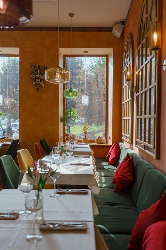 Интерьер/Экстерьер/Банкетная зона/Бар/Стол для двоих/Вход/Главный зал/Lounge зона ресторан Sapori di Italia фото