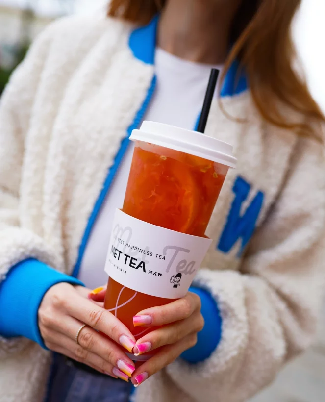 Интерьер/Экстерьер/Банкетная зона/Бар/Стол для двоих/Вход/Главный зал/Lounge зона чайная Met Tea фото