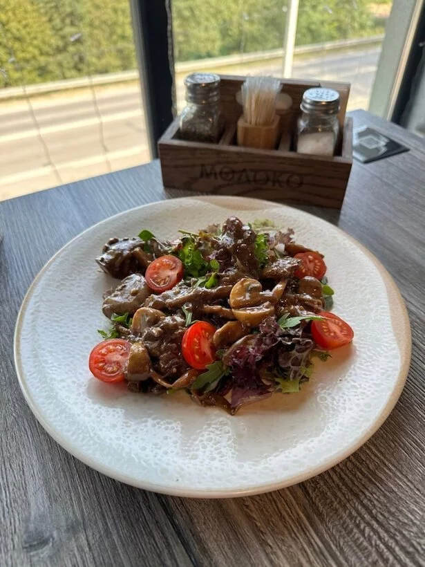 Интерьер/Экстерьер/Банкетная зона/Бар/Стол для двоих/Вход/Главный зал/Lounge зона ресторан Молоко фото