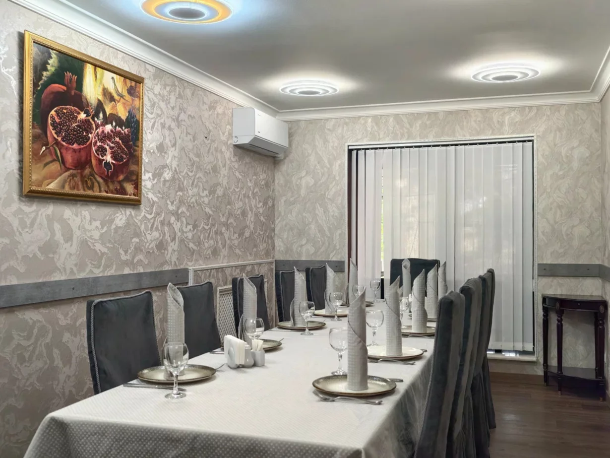 Интерьер/Экстерьер/Банкетная зона/Бар/Стол для двоих/Вход/Главный зал/Lounge зона ресторан Шах Баку фото