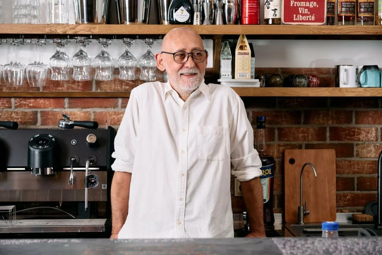 Интерьер/Экстерьер/Банкетная зона/Бар/Стол для двоих/Вход/Главный зал/Lounge зона ресторан Le Bistrot de la Ferm фото