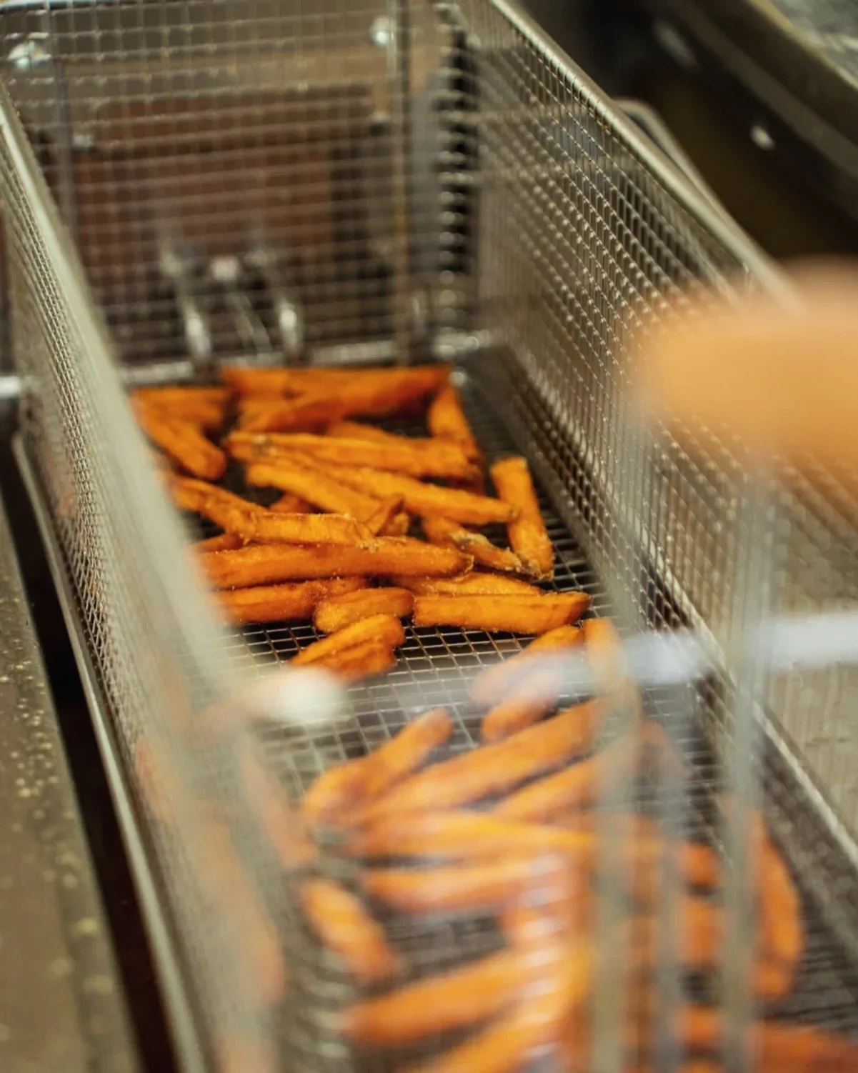 Интерьер/Экстерьер/Банкетная зона/Бар/Стол для двоих/Вход/Главный зал/Lounge зона фастфуд Папа Кранч фото