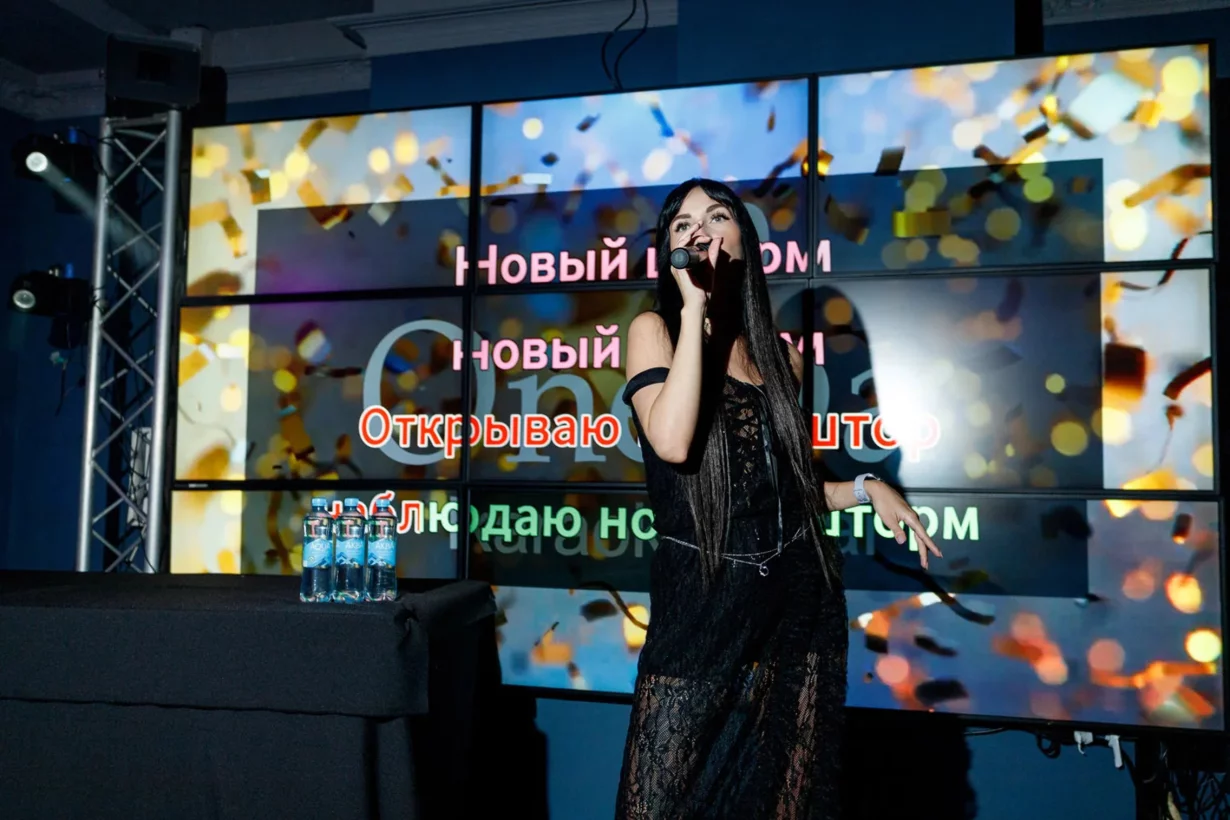 Интерьер/Экстерьер/Банкетная зона/Бар/Стол для двоих/Вход/Главный зал/Lounge зона караоке-клуб Опера фото