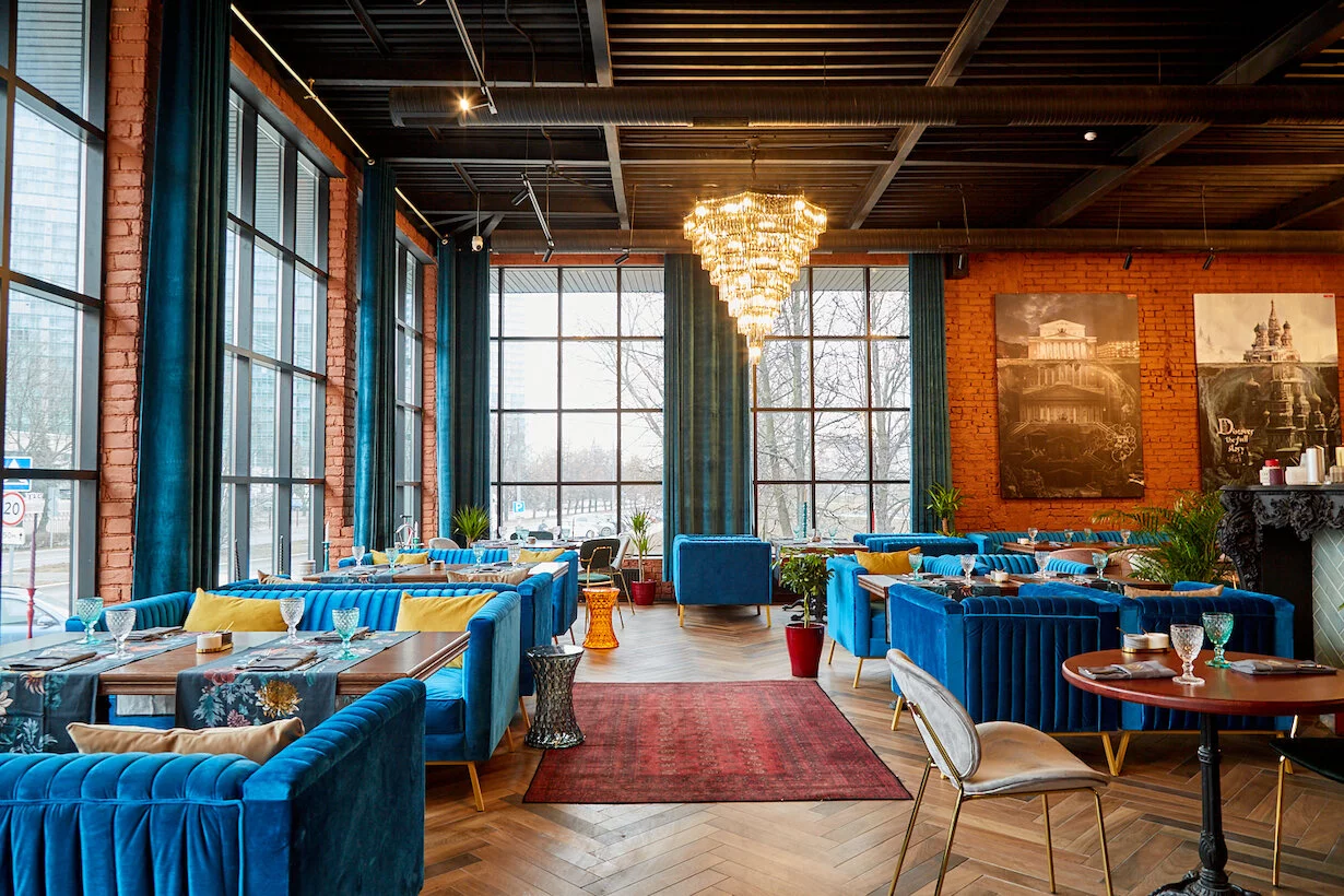 Основной зал Mansard