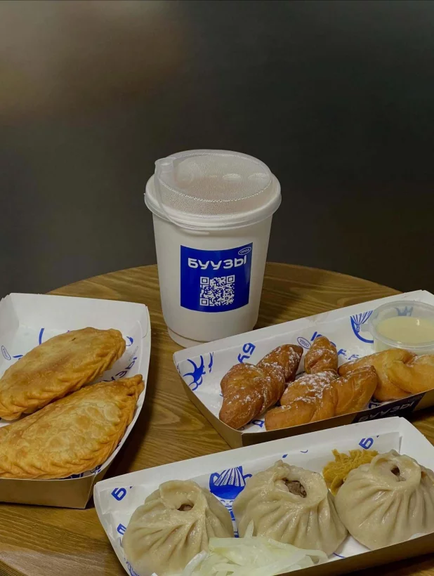 Интерьер/Экстерьер/Банкетная зона/Бар/Стол для двоих/Вход/Главный зал/Lounge зона кафе Бууза орда фото