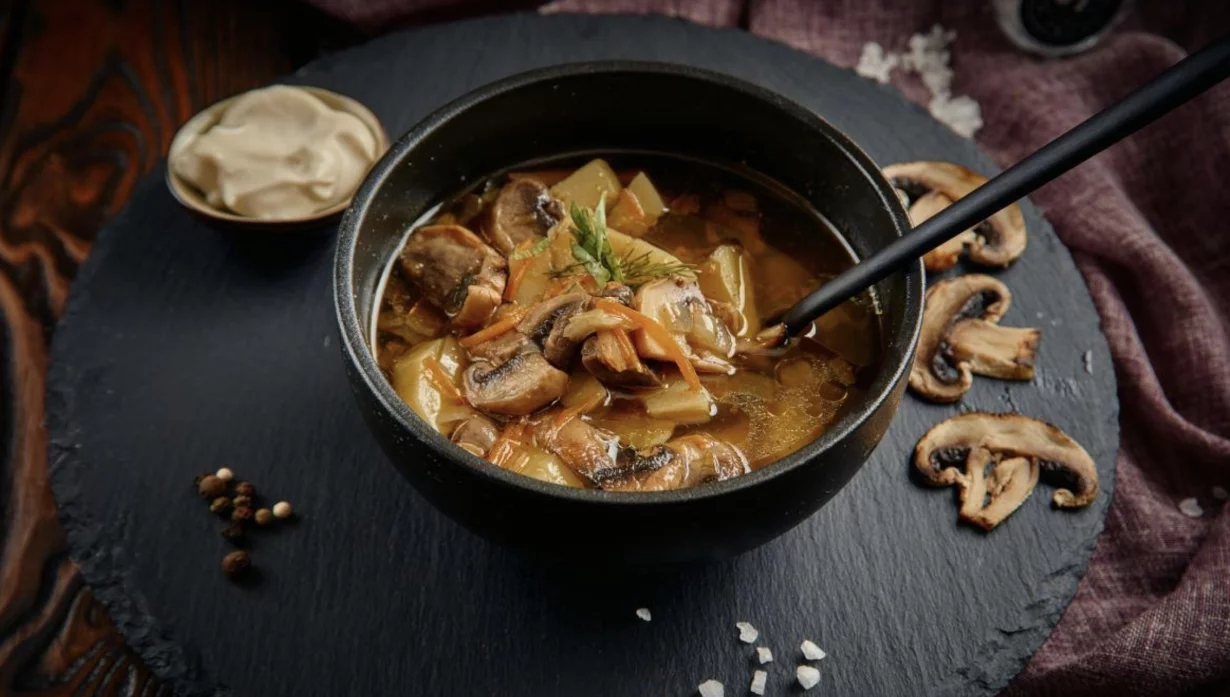 Интерьер/Экстерьер/Банкетная зона/Бар/Стол для двоих/Вход/Главный зал/Lounge зона кафе Купец фото