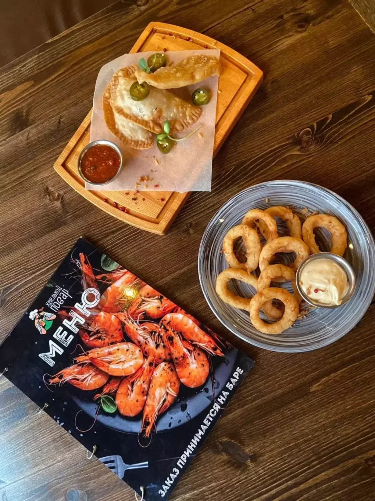 Интерьер/Экстерьер/Банкетная зона/Бар/Стол для двоих/Вход/Главный зал/Lounge зона бар Хмельной повар фото