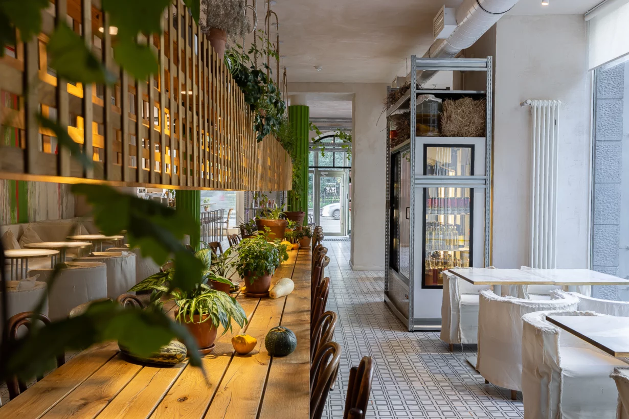 Интерьер/Экстерьер/Банкетная зона/Бар/Стол для двоих/Вход/Главный зал/Lounge зона ресторан Animals фото