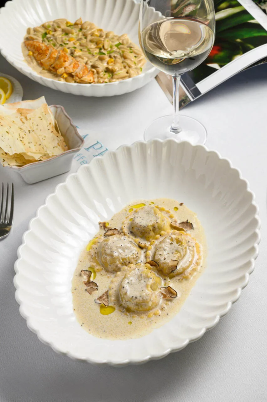 Интерьер/Экстерьер/Банкетная зона/Бар/Стол для двоих/Вход/Главный зал/Lounge зона ресторан La Provincia фото