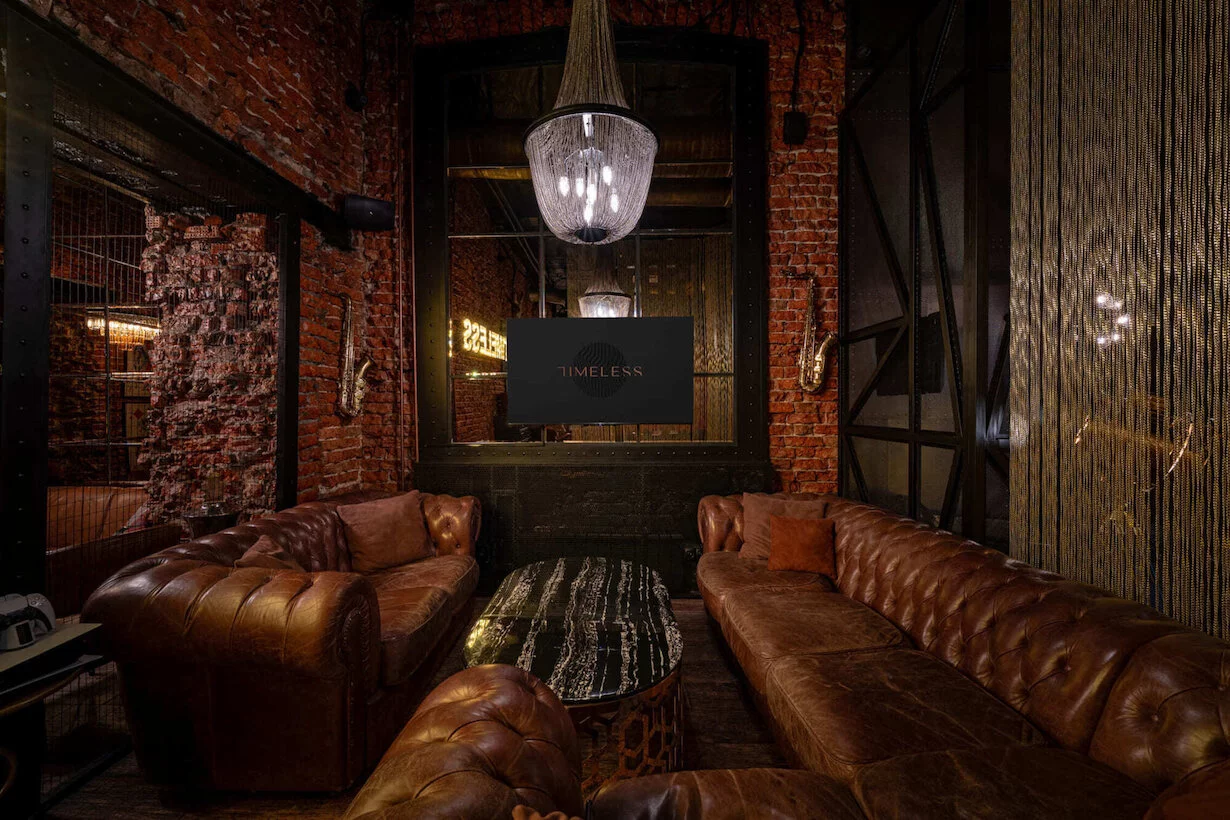 Интерьер/Экстерьер/Банкетная зона/Бар/Стол для двоих/Вход/Главный зал/Lounge зона кальянная Timeless Маяковская фото