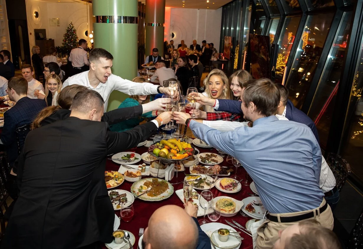 Интерьер/Экстерьер/Банкетная зона/Бар/Стол для двоих/Вход/Главный зал/Lounge зона ресторанный комплекс Olimpbet Lounge фото