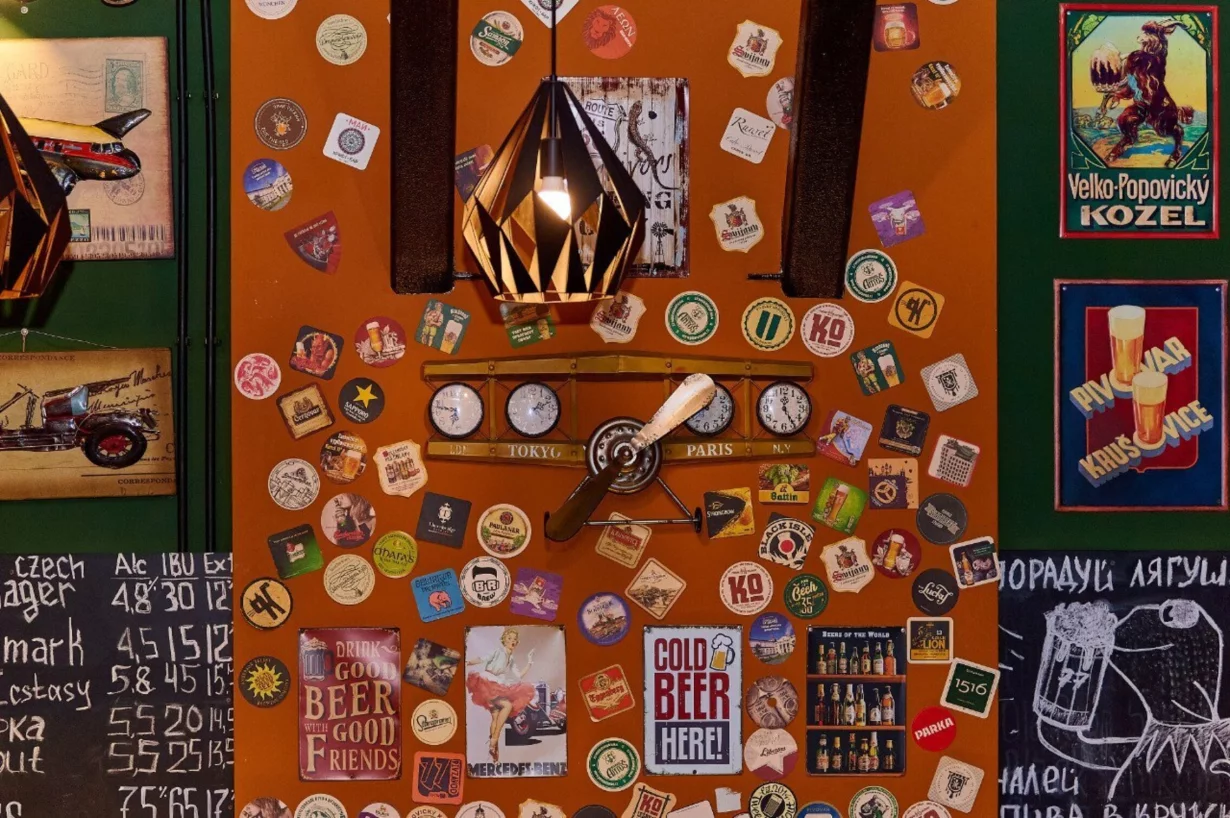 Интерьер/Экстерьер/Банкетная зона/Бар/Стол для двоих/Вход/Главный зал/Lounge зона бар Pivzavod77 фото