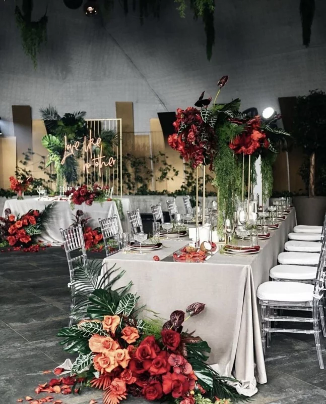 Интерьер/Экстерьер/Банкетная зона/Бар/Стол для двоих/Вход/Главный зал/Lounge зона ресторан Графский парк фото