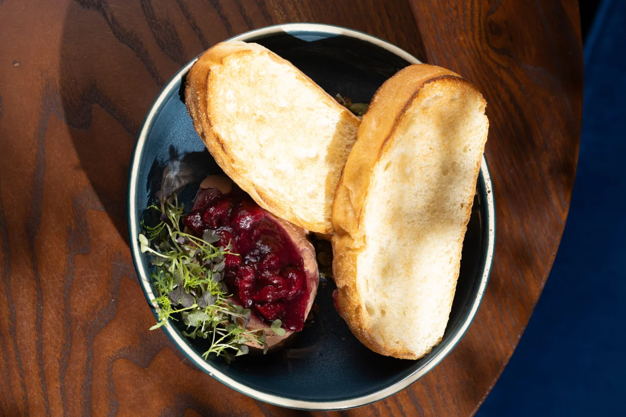 Интерьер/Экстерьер/Банкетная зона/Бар/Стол для двоих/Вход/Главный зал/Lounge зона ресторан Sapori di Italia фото