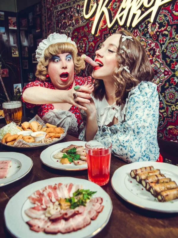 Интерьер/Экстерьер/Банкетная зона/Бар/Стол для двоих/Вход/Главный зал/Lounge зона рюмочная Курорт фото