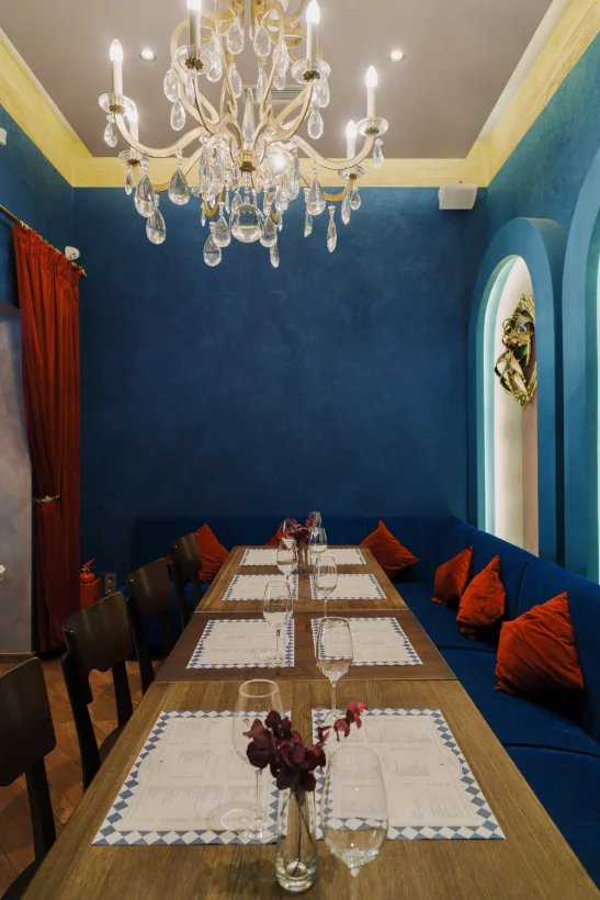 Интерьер/Экстерьер/Банкетная зона/Бар/Стол для двоих/Вход/Главный зал/Lounge зона ресторан Sapori di Italia фото