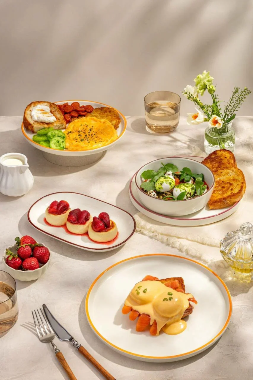 Интерьер/Экстерьер/Банкетная зона/Бар/Стол для двоих/Вход/Главный зал/Lounge зона кафе Здрасте фото