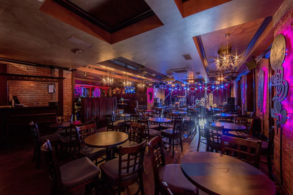 Нам - хлеба не нужно, нам - джаз подавай!